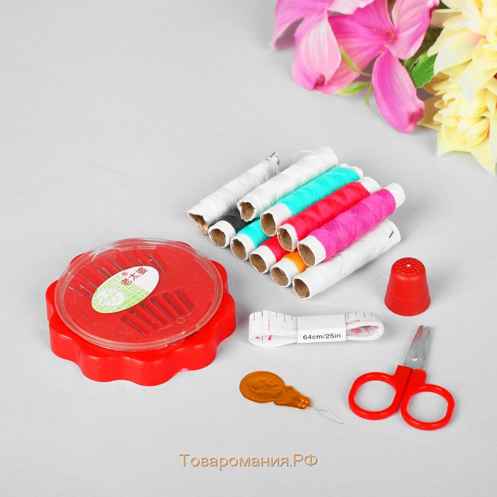 Швейный набор «Ромашка», 26 предметов, в пластиковом стакане, 6,5 × 7,5 см, цвет МИКС